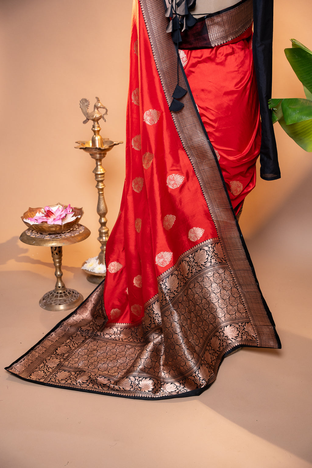 Sthira Intense Black